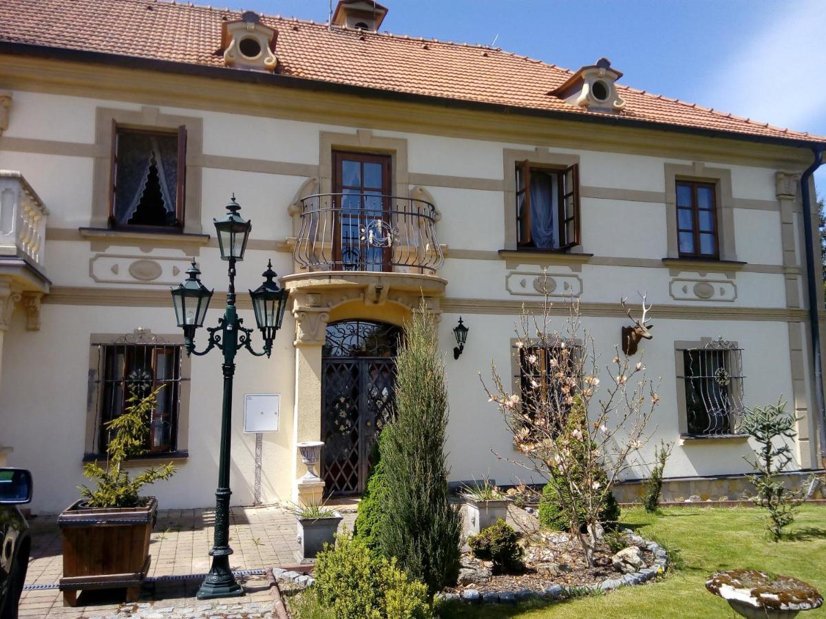 Zámeček Zdíky - Zámecký apartmán Bujanov Exterior foto